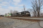 NS train 258 heads east with 4264 leading